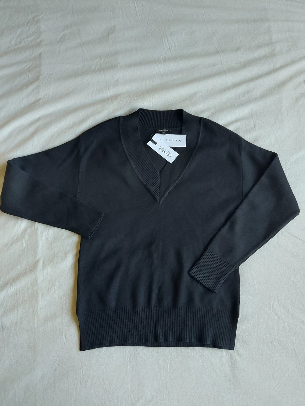 Dynamite Black V-Neck Knit Sweater